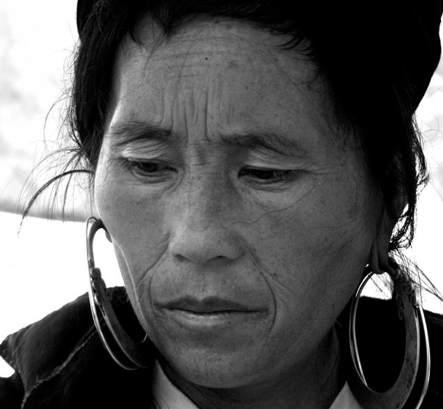 hmong apple seller - Anna Stier - Click to enlarge