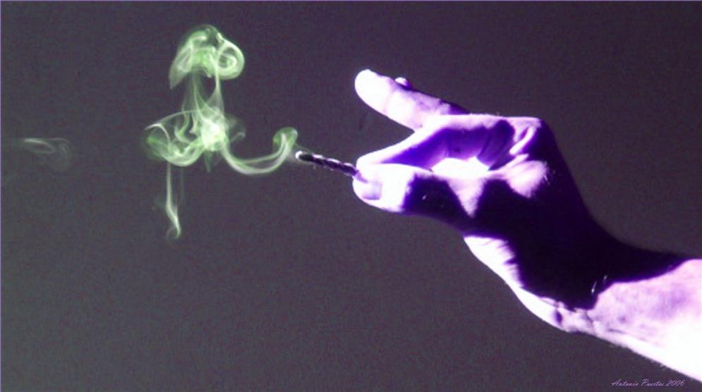 HANDSMOKE - Antonio Puertas - Click to enlarge