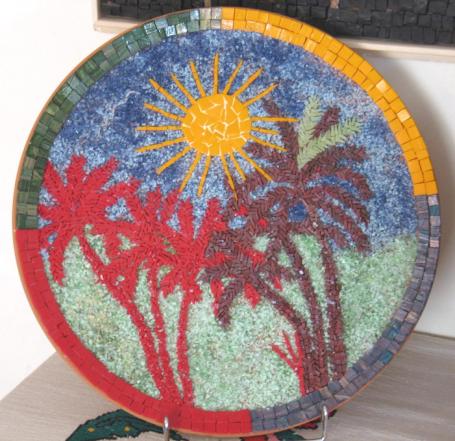PLATE WITH A TROPICAL SCENE - Magdalene Theocharis