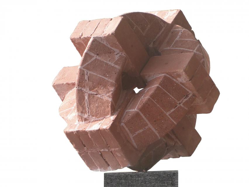 Crossing Rings in Brick - Karel Vreeburg - Click to enlarge