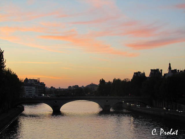 Ciel Rosé sur la Seine - Caroline Prolat - Click to enlarge