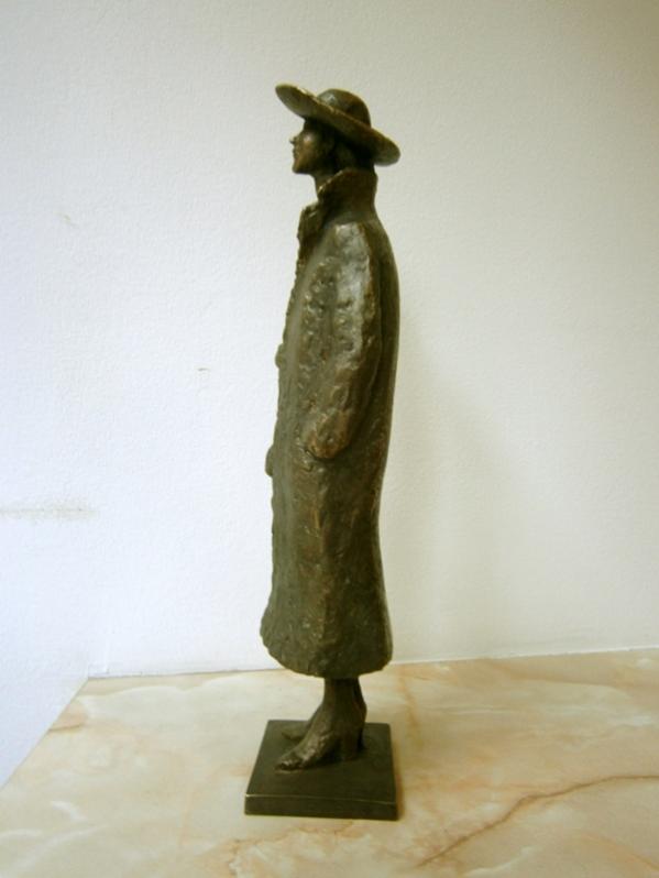 Girl with a coat and hat - Nikola Litchkov - Click to enlarge