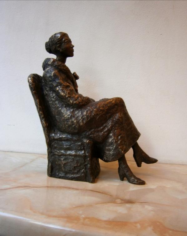 sitting Girl - Nikola Litchkov - Cliquer pour afficher en grand