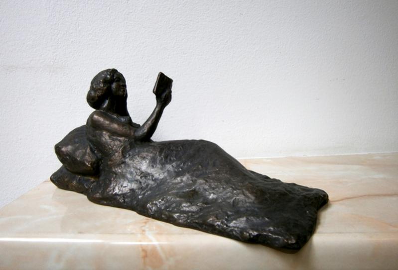 Lying girl with book - Nikola Litchkov - Click to enlarge