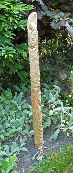 Totem de pin pas peint, Unpainted pine totem - Jean-Pierre Milesi