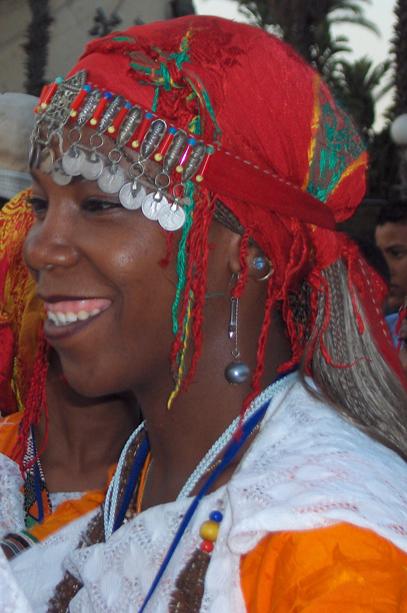femme joyeuse - Mohamed Harireche