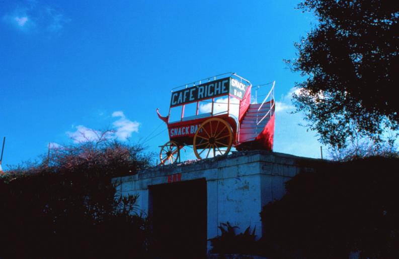 snack bar à malte - Mohamed Harireche - Cliquer pour afficher en grand