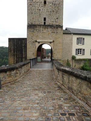 2 - entree du chateau - Eve Oziol