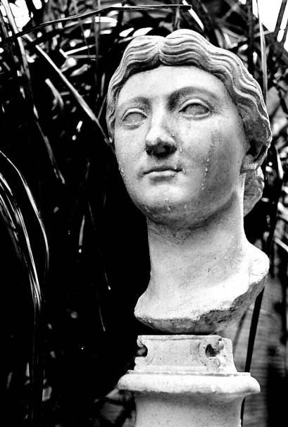 Statue en pleurs (Toulouse) - Sarcie