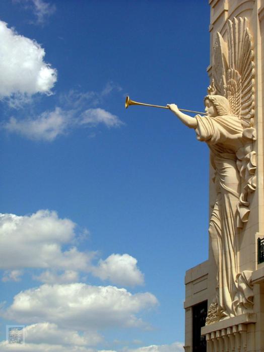 Heralding - Raggio Robyn